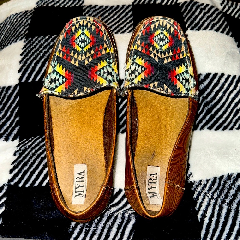 Slip on casual shoes